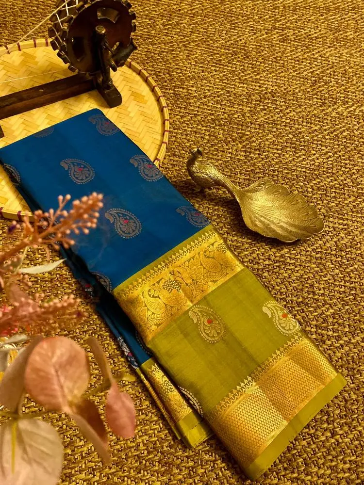 EXQUISITE-ELEGANCE:-HANDPICKED-KANCHI-PATTU-SAREES-FOR-A-REGAL-FESTIVAL-SEASON-IN-NAVY-BLUE